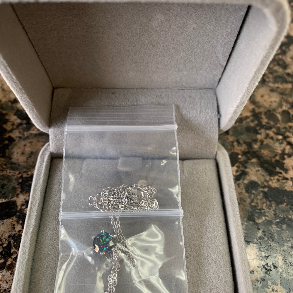 Green Mossanite diamond necklace